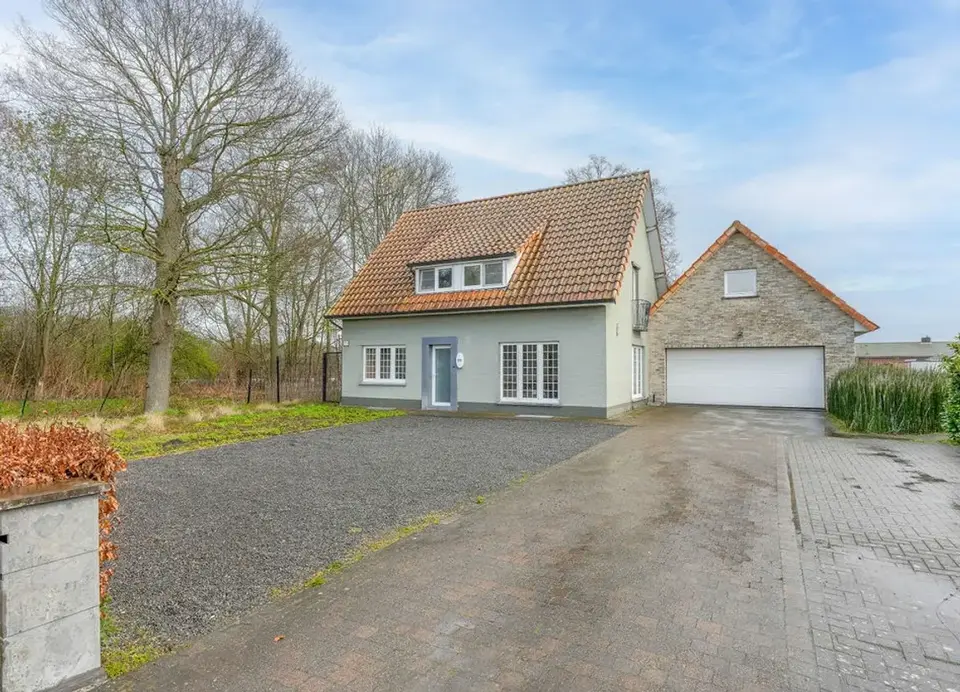 Steenweg op Ravels 305
